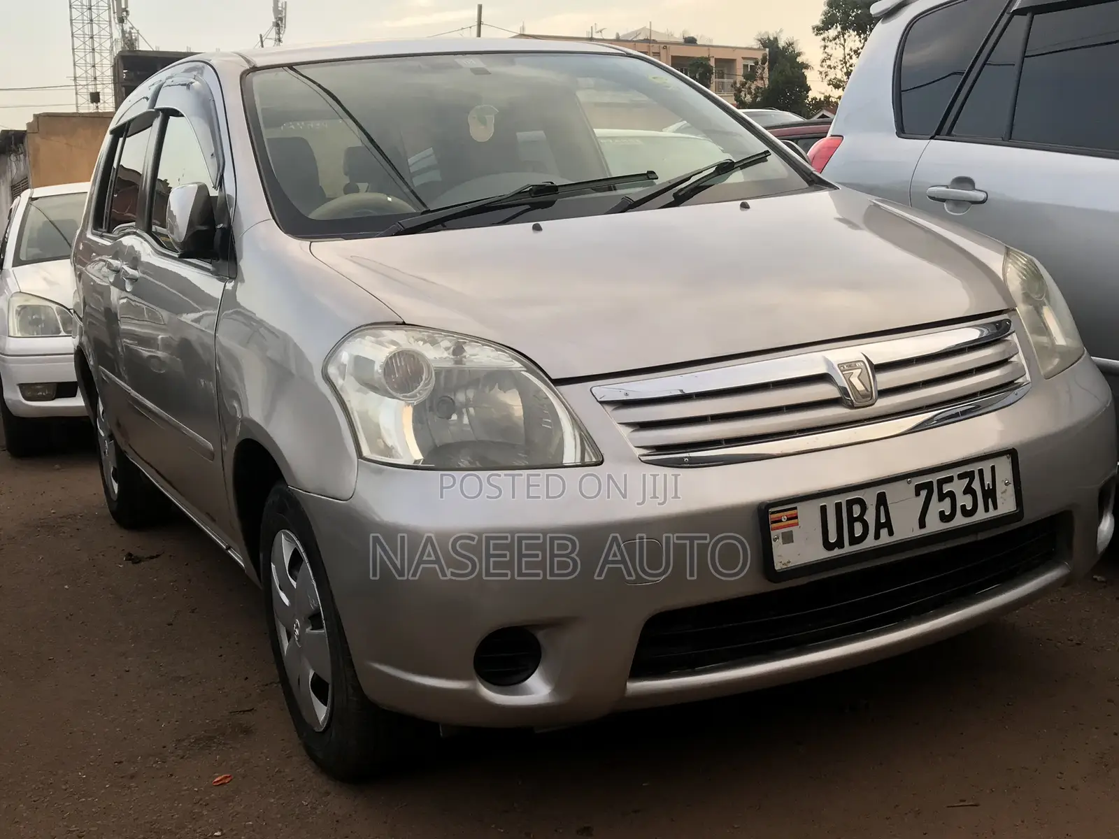 Toyota Raum 2006 Silver