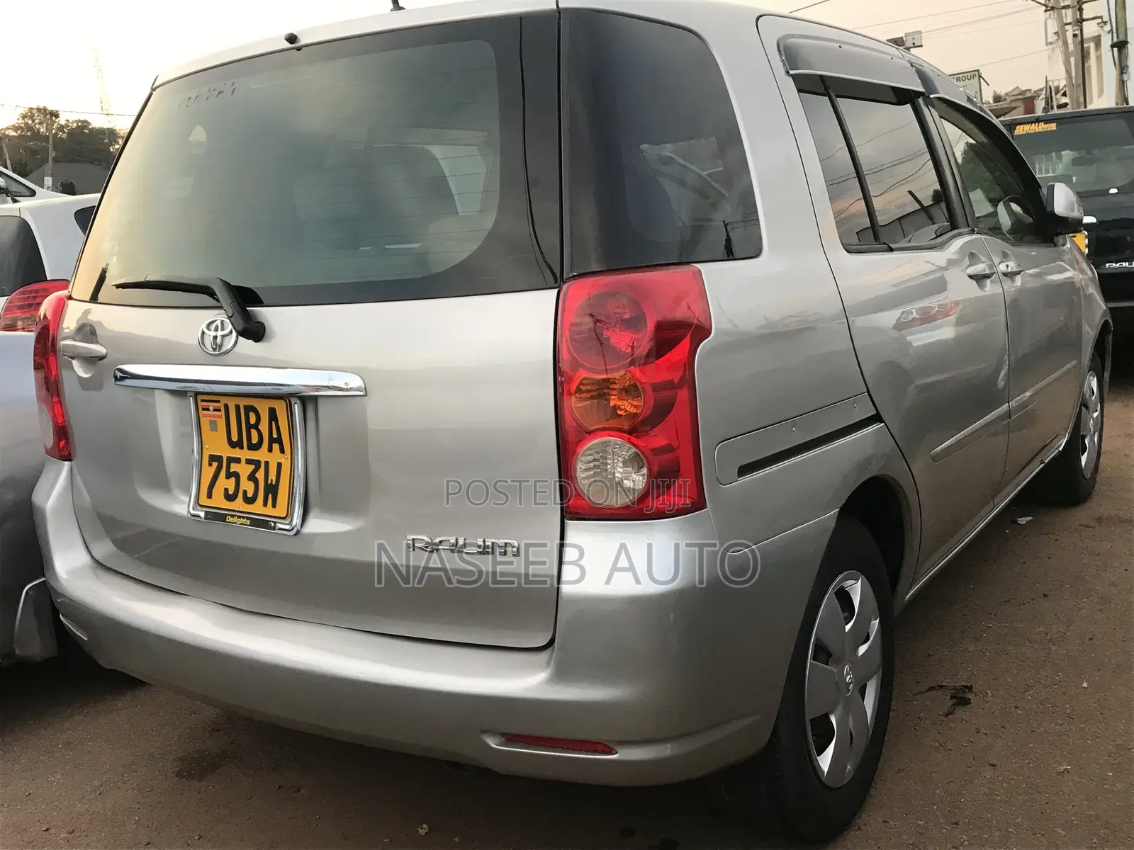 Toyota Raum 2006 Silver