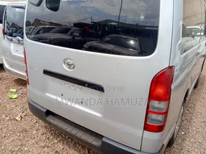 Toyota HiAce 2012 Silver