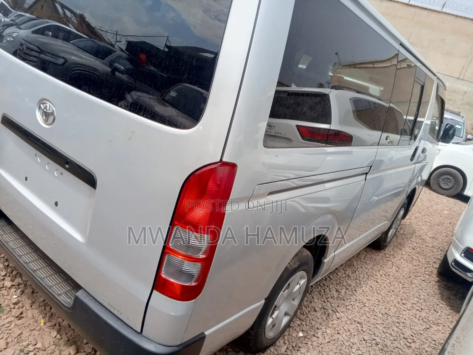Toyota HiAce 2012 Silver