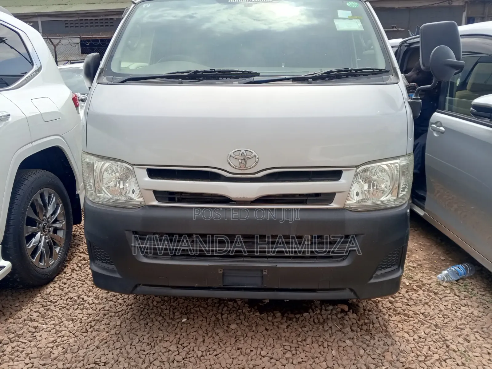 Toyota HiAce 2012 Silver