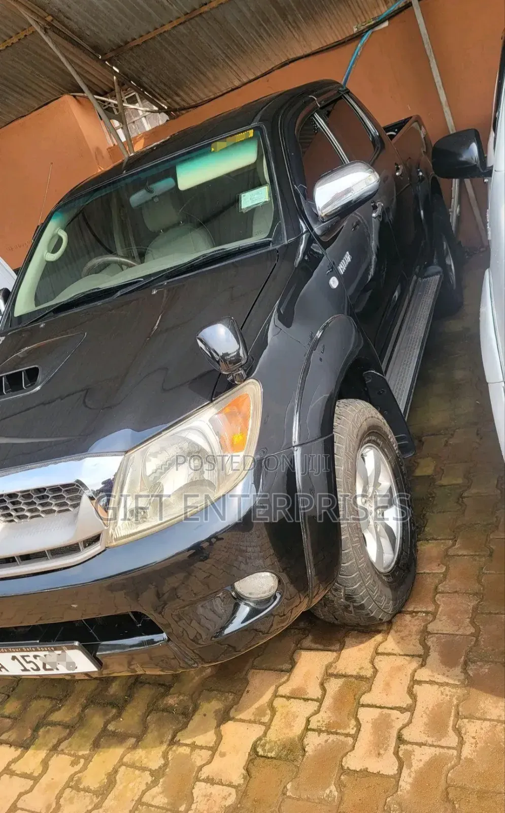 Toyota Hilux 2013 Black