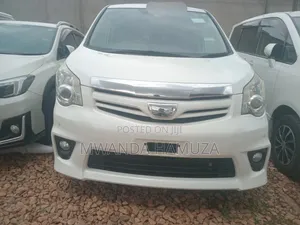 Toyota Noah 2013 Silver