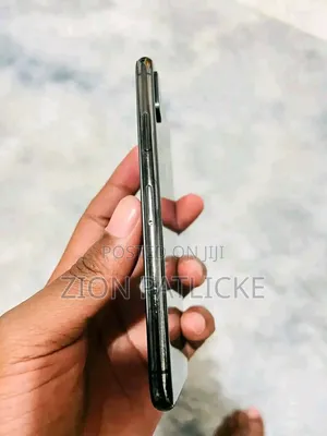 Apple iPhone XR 64 GB Black