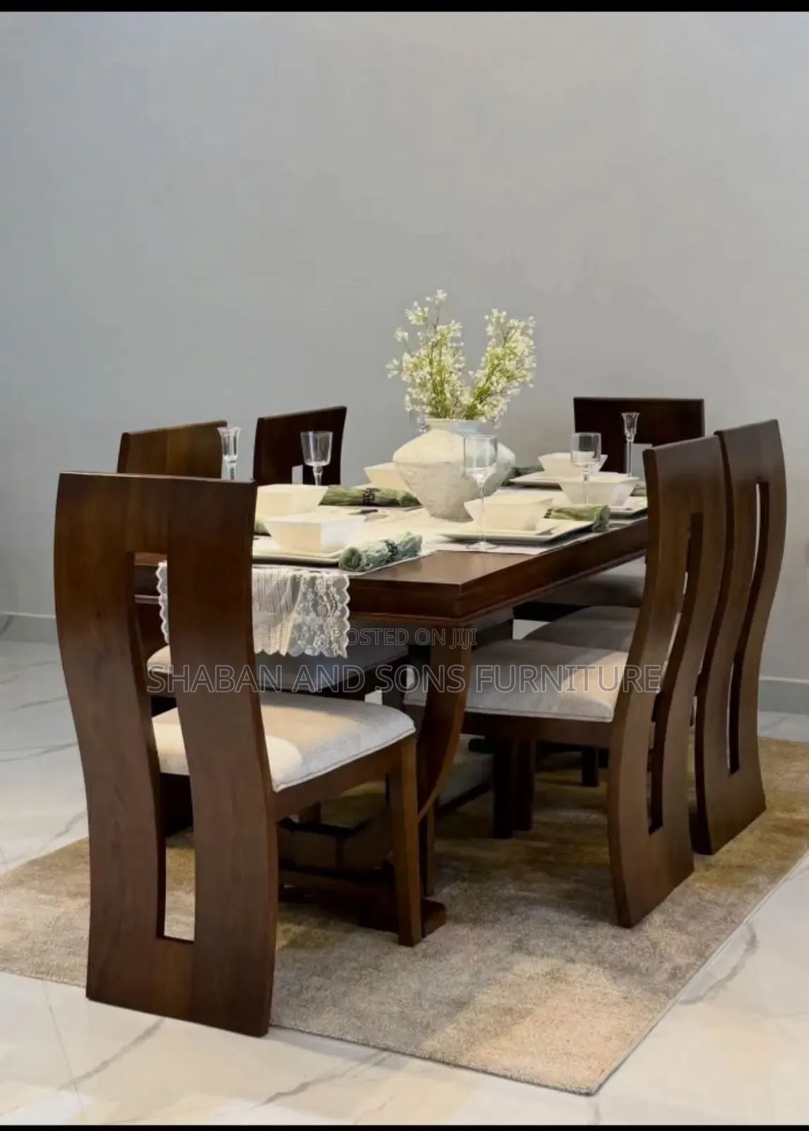 8 Seaters Dinning Table Made Wooden Timble