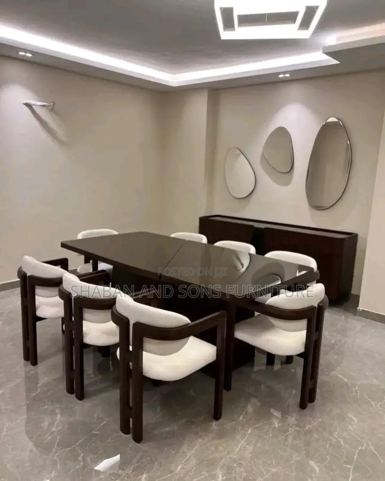 8 Seaters Dinning Table Made Wooden Timble