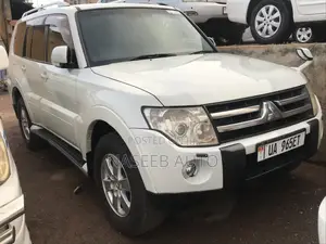 Mitsubishi Pajero 2009 White