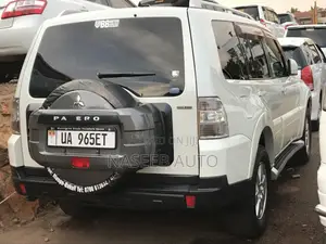 Mitsubishi Pajero 2009 White