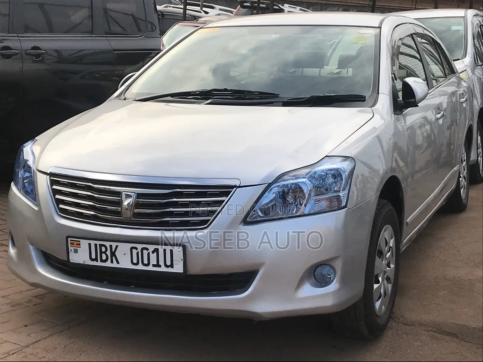 Toyota Premio 2011 Silver