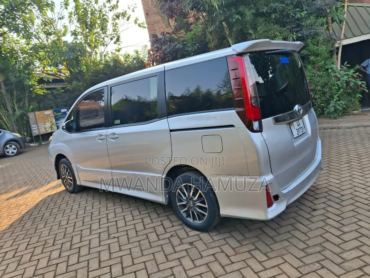 Toyota Noah 2014 Silver