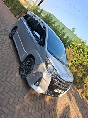 Toyota Noah 2014 Silver