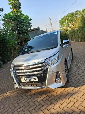 Toyota Noah 2014 Silver