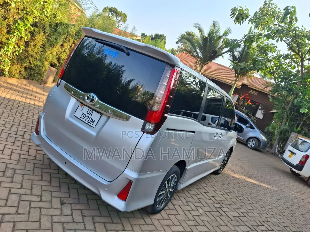 Toyota Noah 2014 Silver