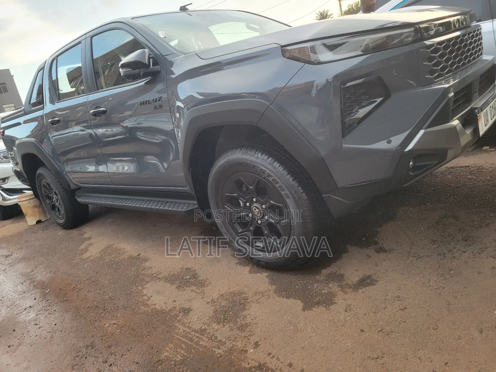 New Toyota Hilux 2025 Gray