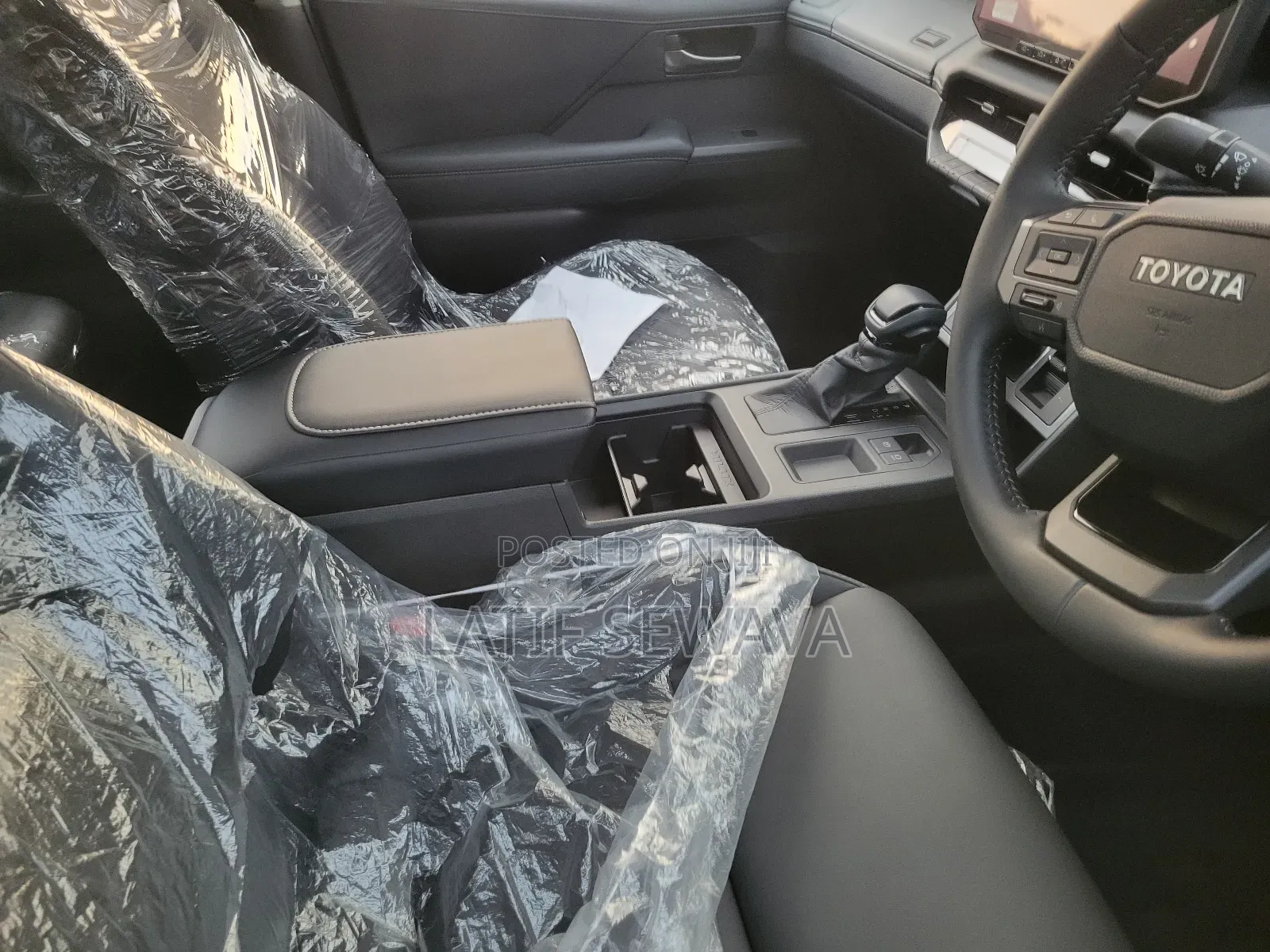 New Toyota Hilux 2025 Gray