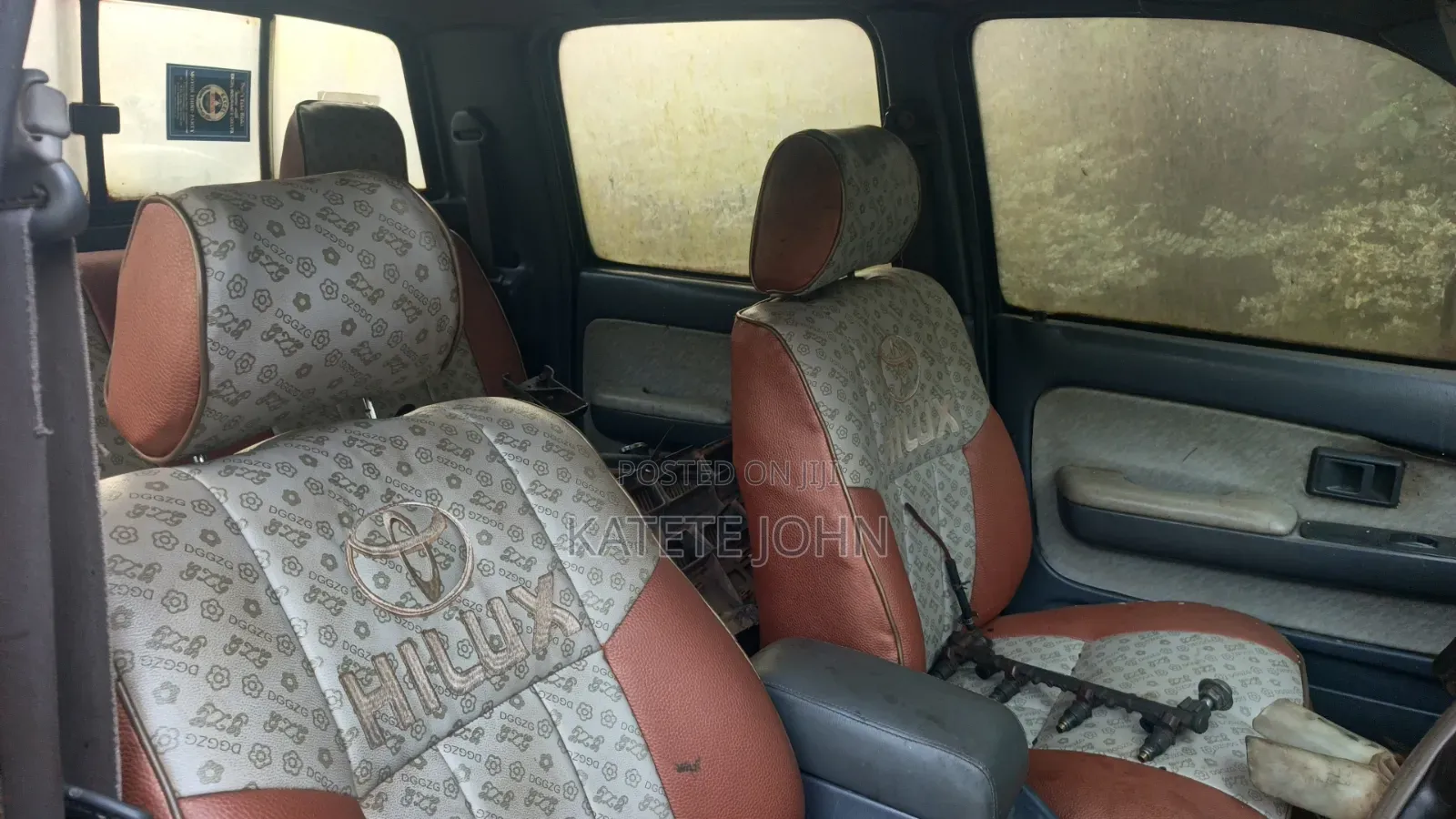 Toyota Hilux 2002 Gold