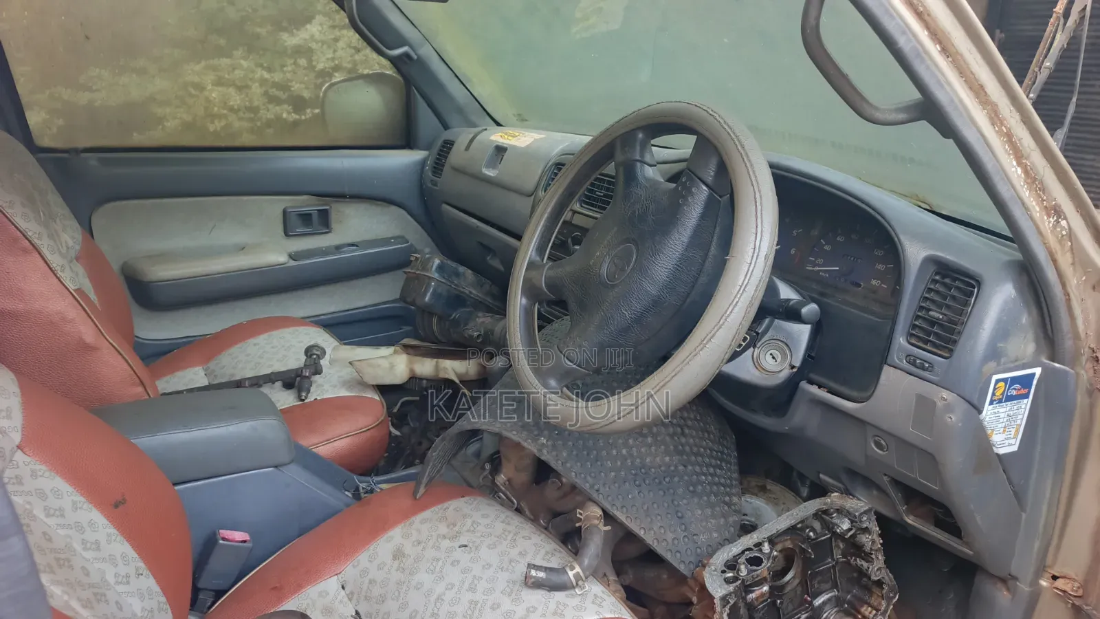 Toyota Hilux 2002 Gold