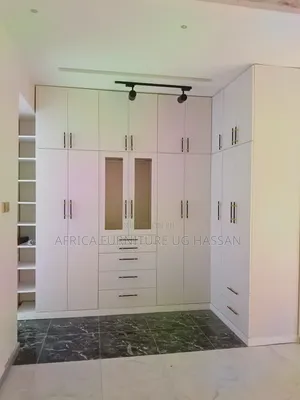 Classic Bulit in Wardrobe Disgn