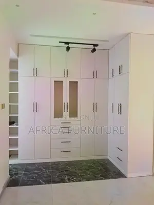 Classic Bulit in Wardrobe Disgn