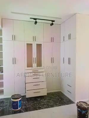 Classic Bulit in Wardrobe Disgn