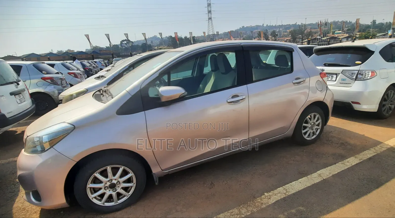 Toyota Vitz 1.3 FWD 5dr 2012 Silver