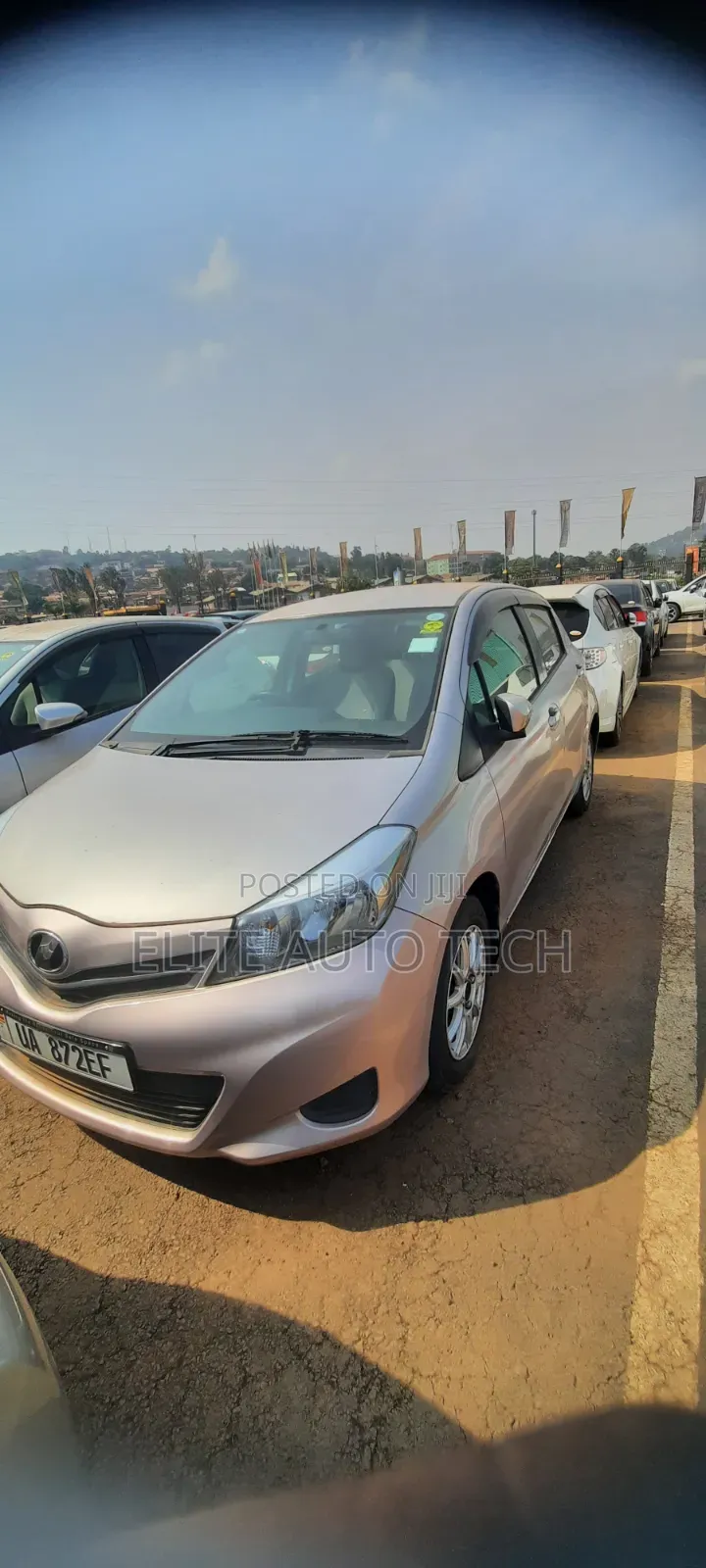 Toyota Vitz 1.3 FWD 5dr 2012 Silver