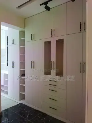 Classic Bulit in Wardrobe Disgn