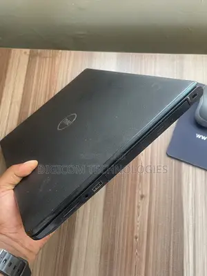 Laptop Dell Vostro 3560 4GB Intel Core i3 HDD 500GB