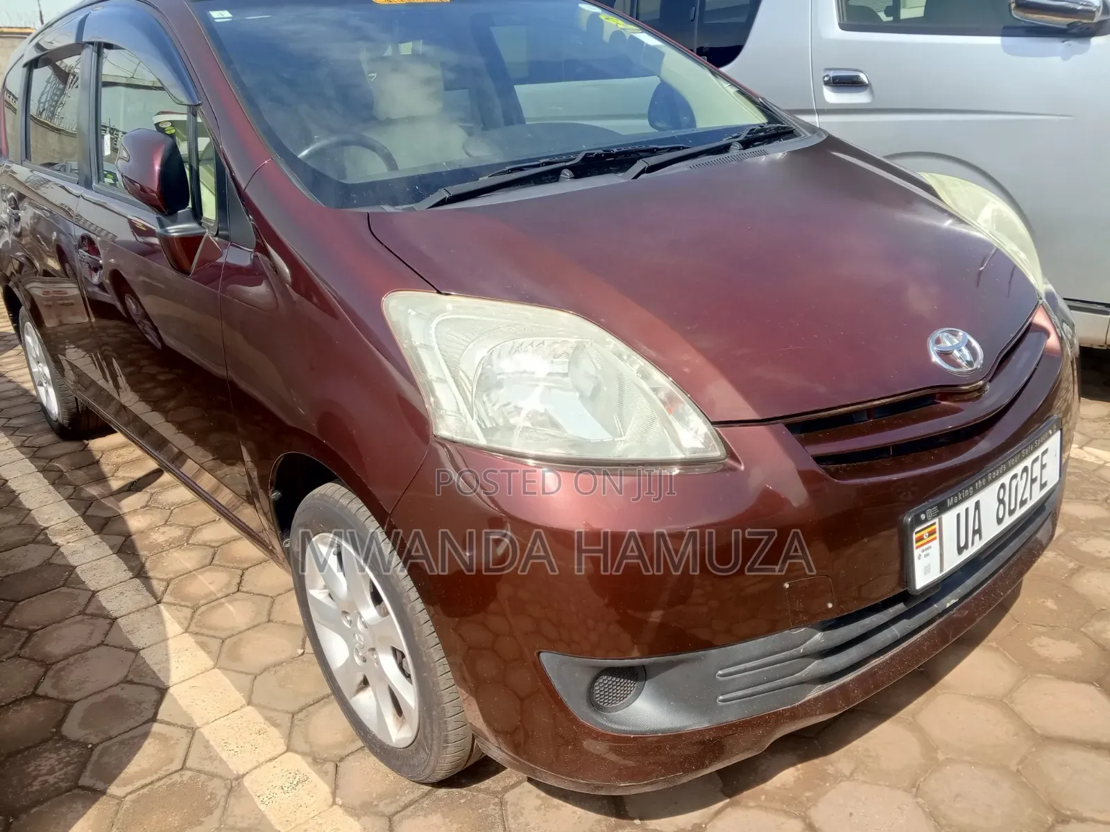 Toyota Passo Sette 2011 Brown