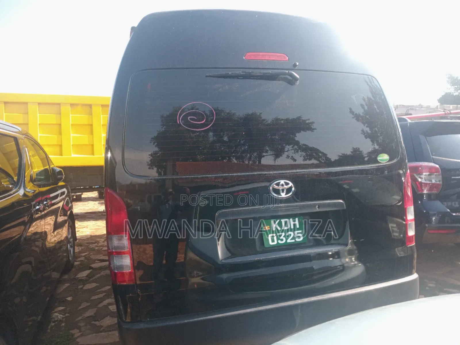 Toyota HiAce 2019 Blue