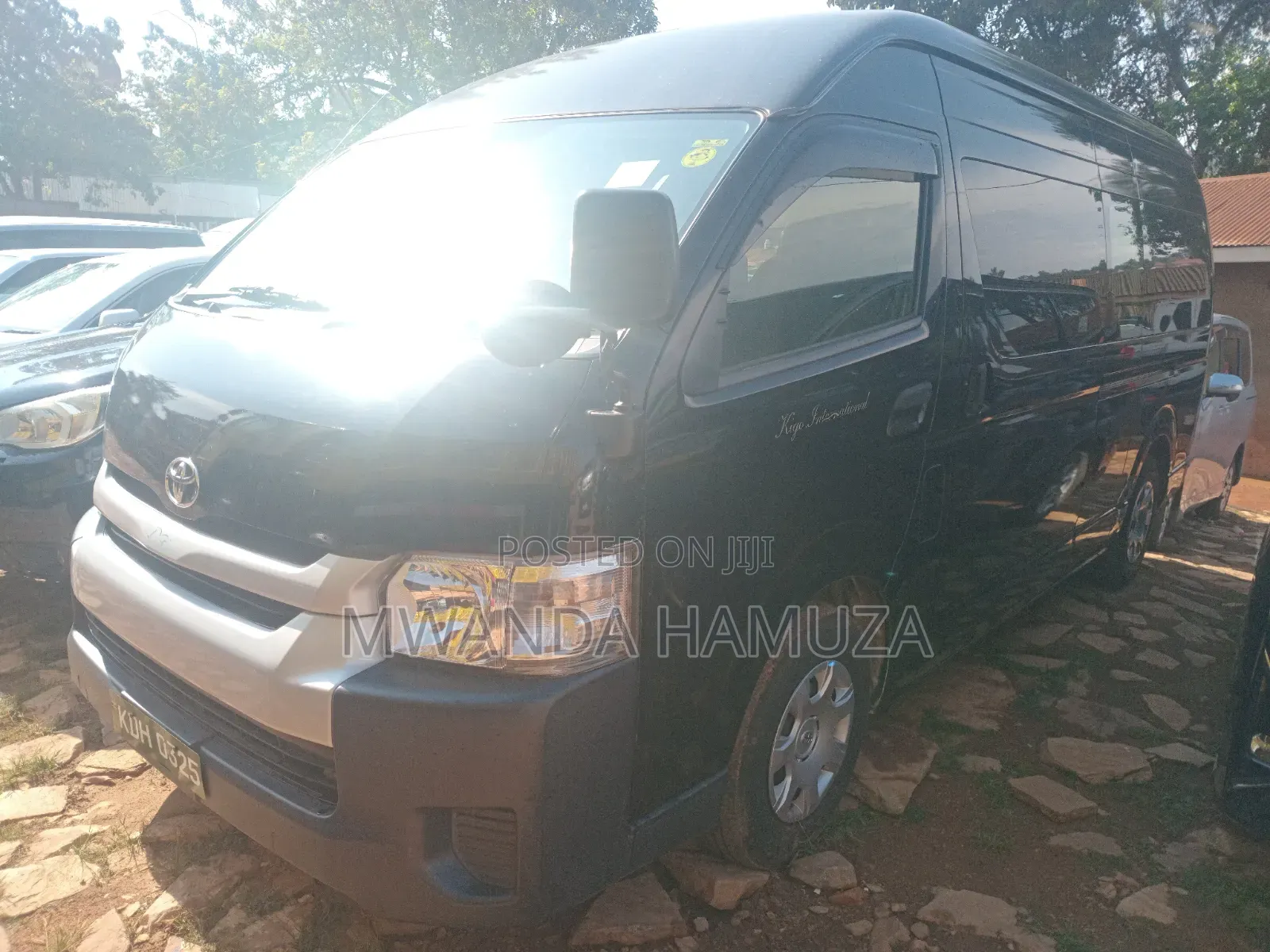 Toyota HiAce 2019 Blue