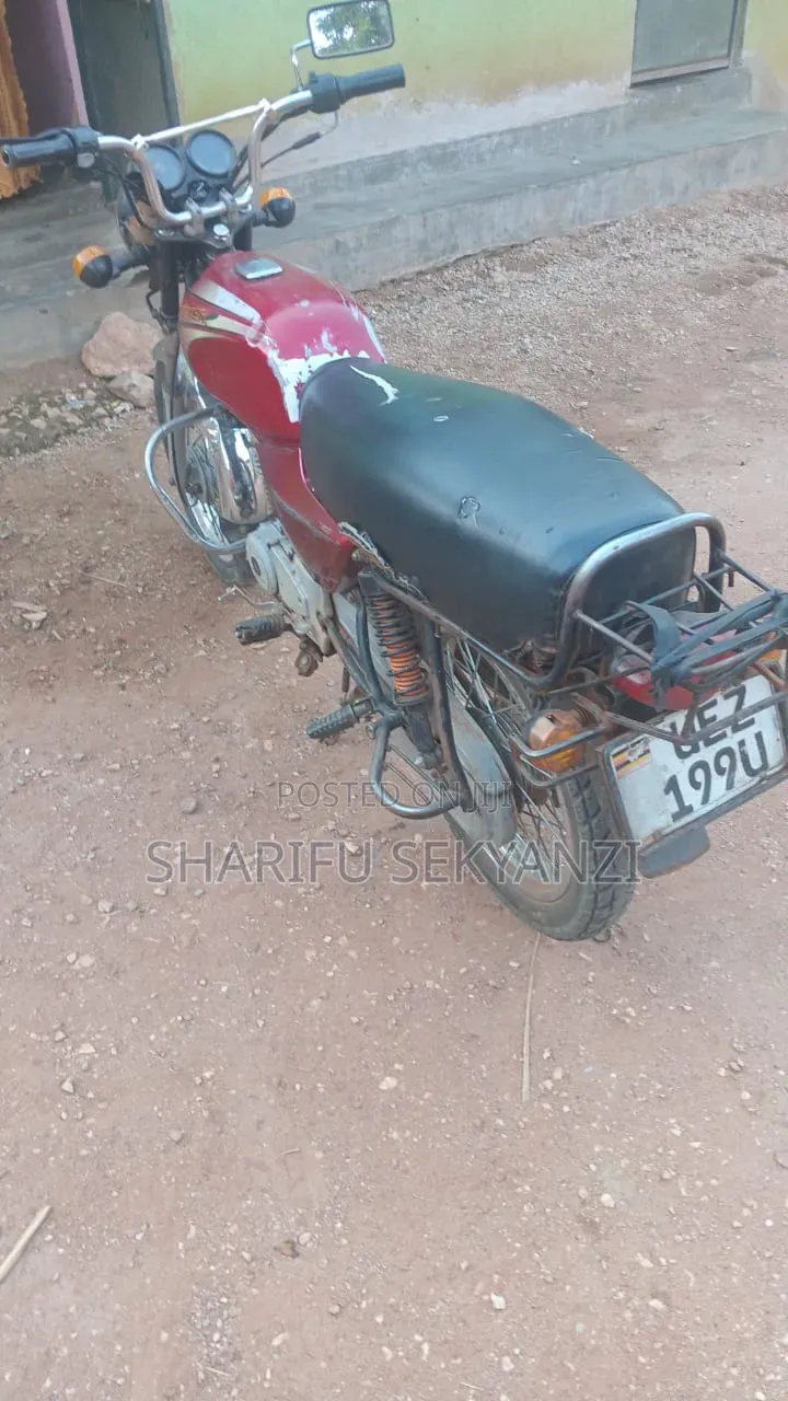 Bajaj Boxer 2018 Red