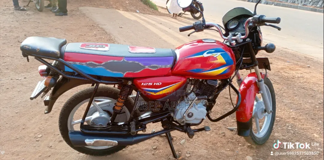 Bajaj CT 125X 2025 Red