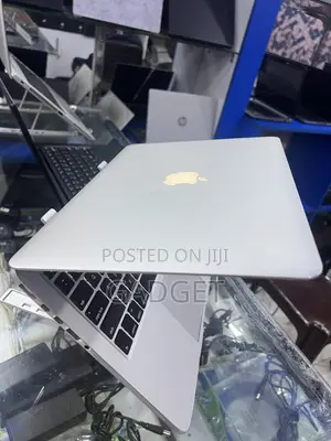 Laptop Apple MacBook Pro 4GB Intel Core i5 SSD 128GB