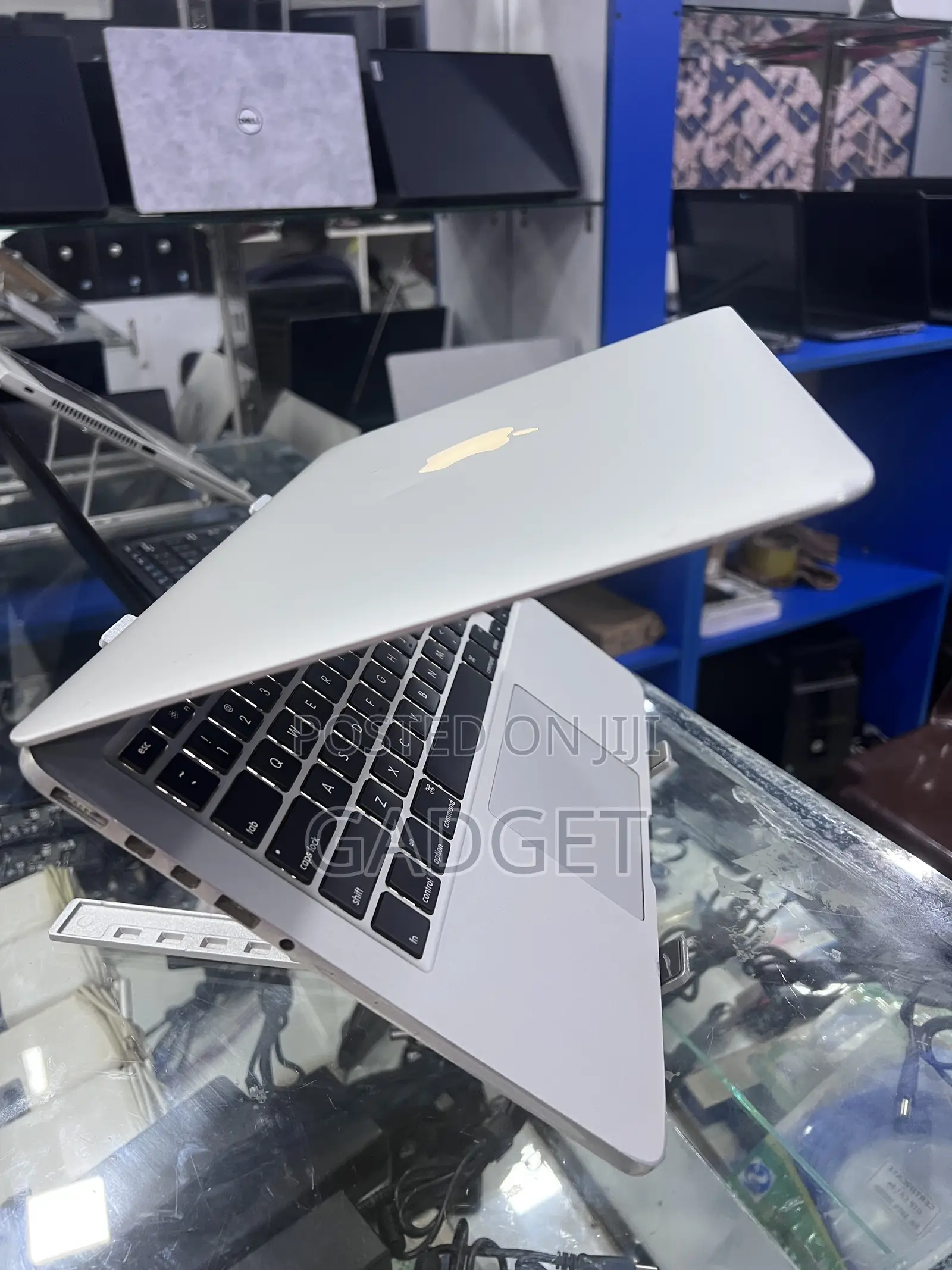 Laptop Apple MacBook Pro 4GB Intel Core i5 SSD 128GB