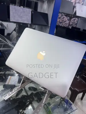 Laptop Apple MacBook Pro 4GB Intel Core i5 SSD 128GB