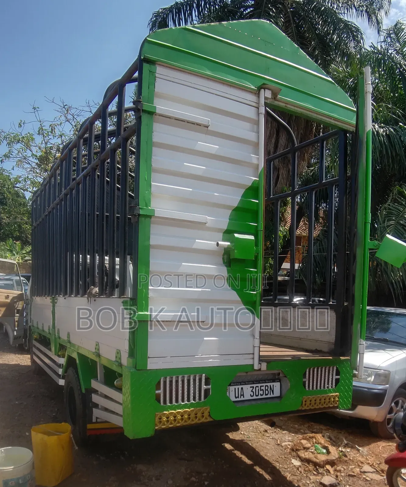 Isuzu Elf Truck 1998 White