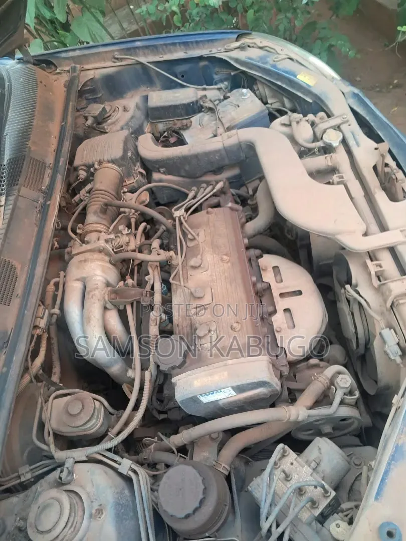 Toyota Raum 2000 Blue