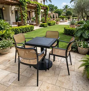Central Stand Plastic Table and Chairs Plastic Table and Chairs