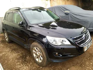 Volkswagen Tiguan 2010 Black