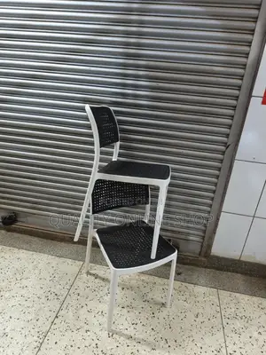 Chelsea Plastic Chairs Plastic Chairs