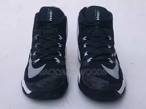 Nike Air Max Size 43eur/8.5uk/9.5us Available Halla