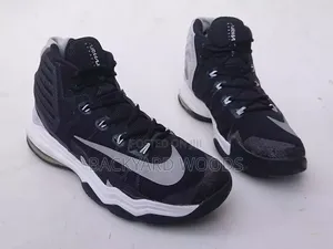 Nike Air Max Size 43eur/8.5uk/9.5us Available Halla