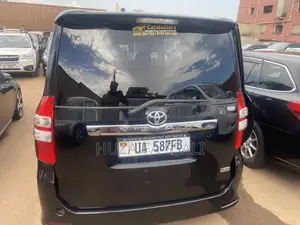 Toyota Noah 2015 Black