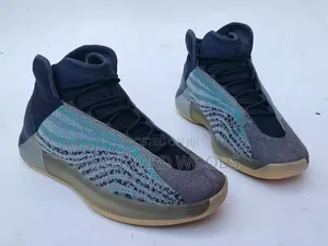 Adidas Ye Size 47Fr/12uk/12.5us Available Halla