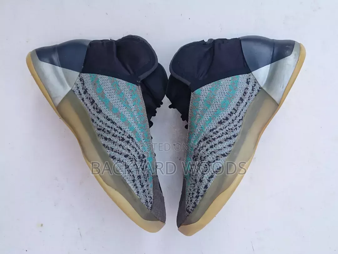 Adidas Ye Size 47Fr/12uk/12.5us Available Halla