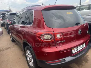 Volkswagen Tiguan 2014 Red
