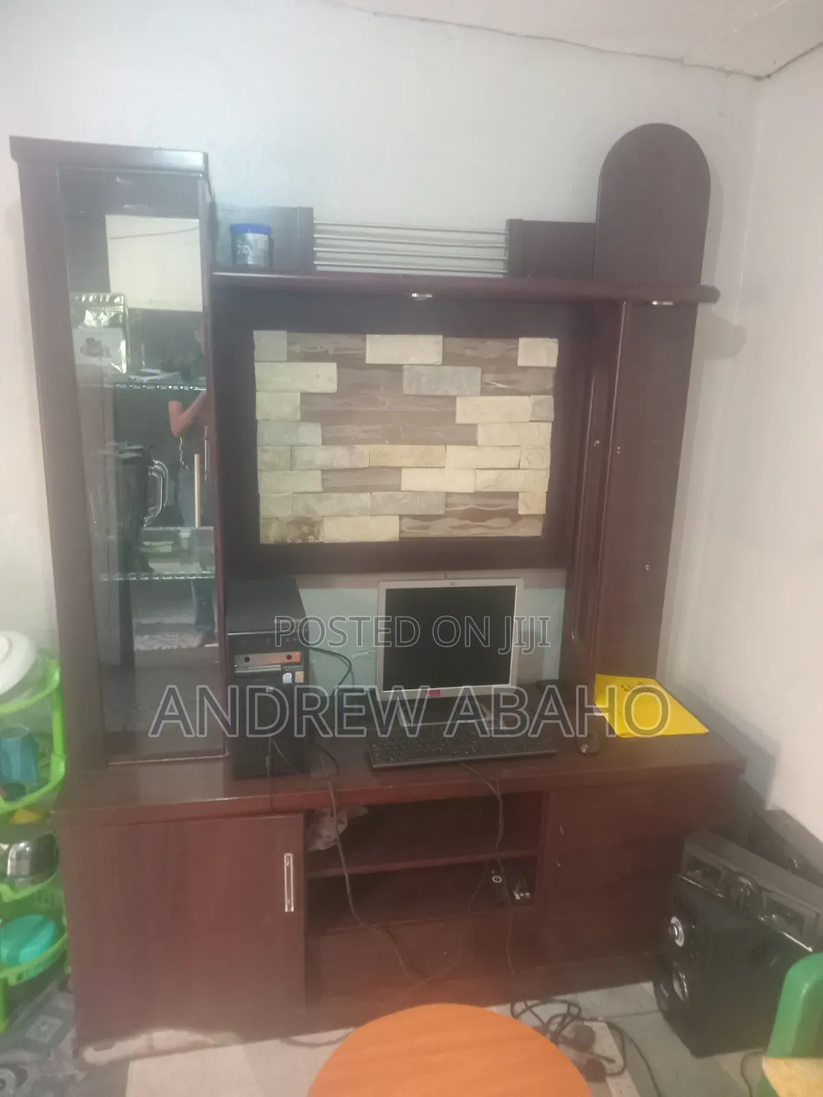 Mahogany Wallunit