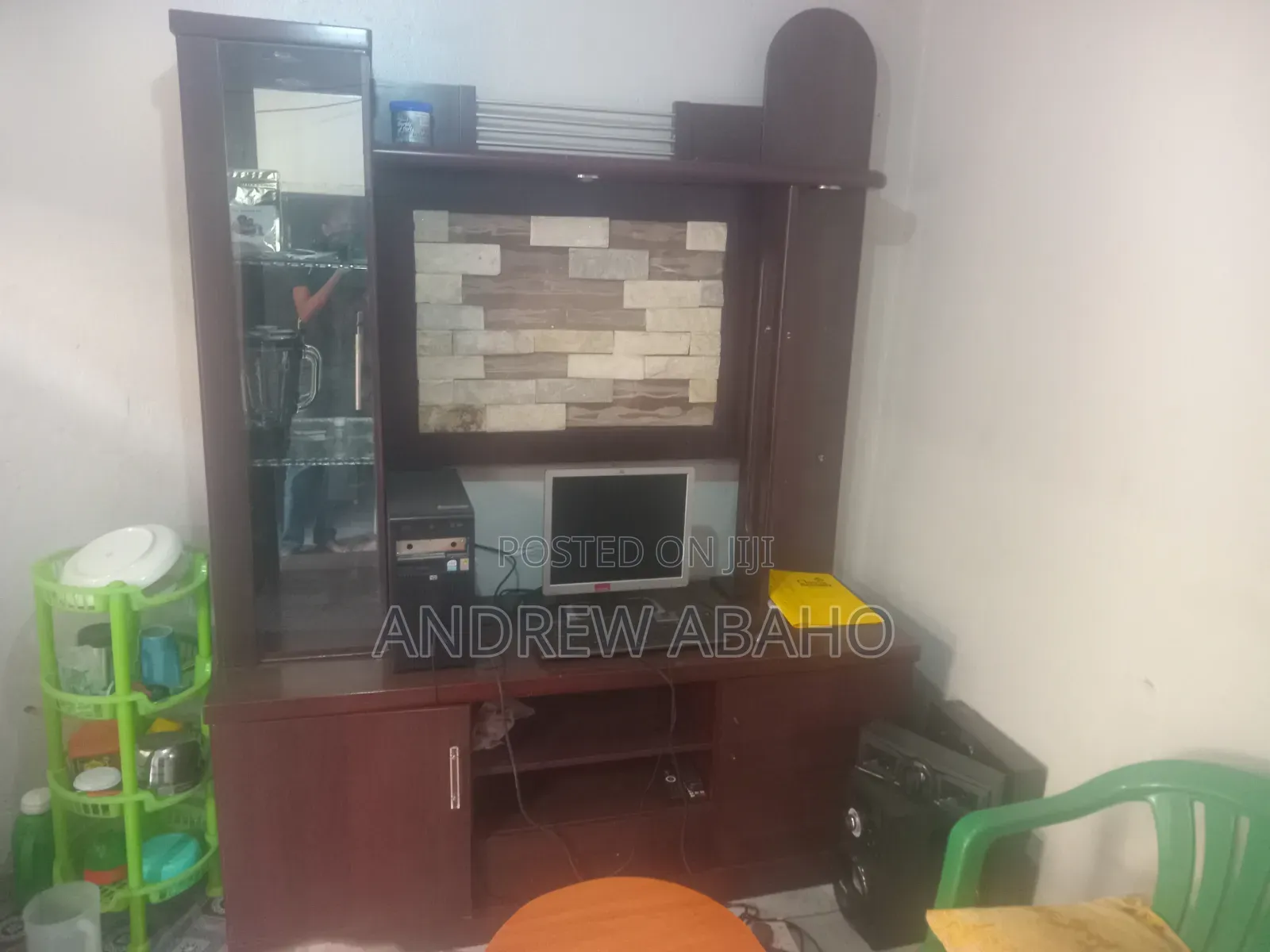 Mahogany Wallunit