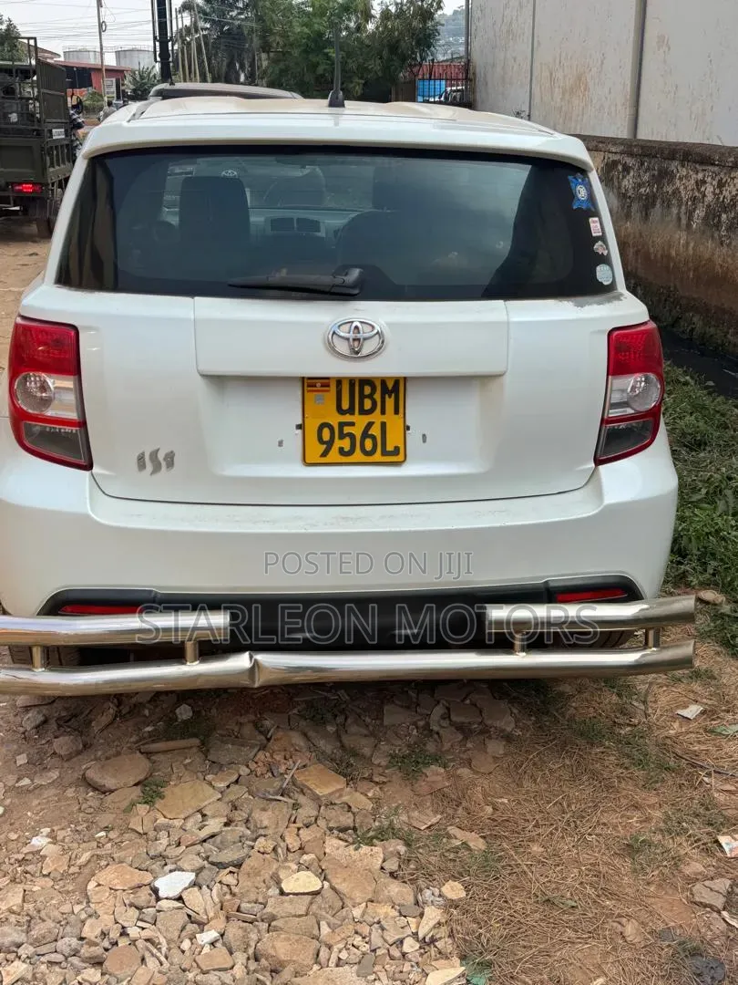 Toyota IST 2010 White